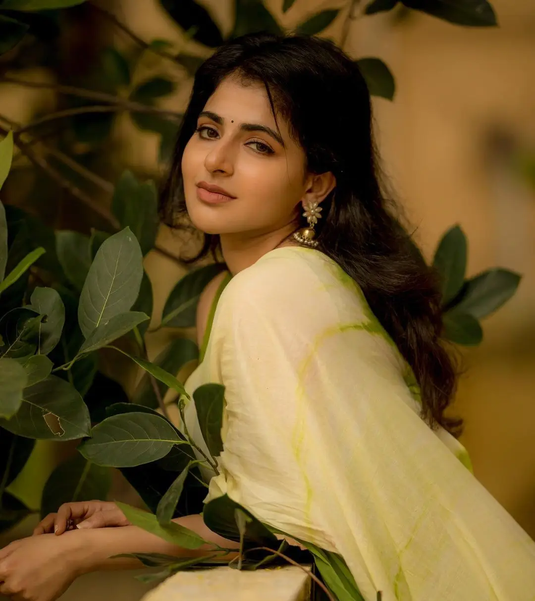 Indian Actress Iswarya Menon In Traditional Green Saree Sleeveless Blouse